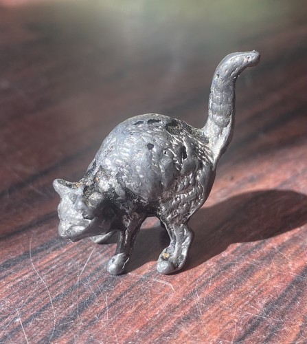 Vintage metal lead farmyard - vintage,